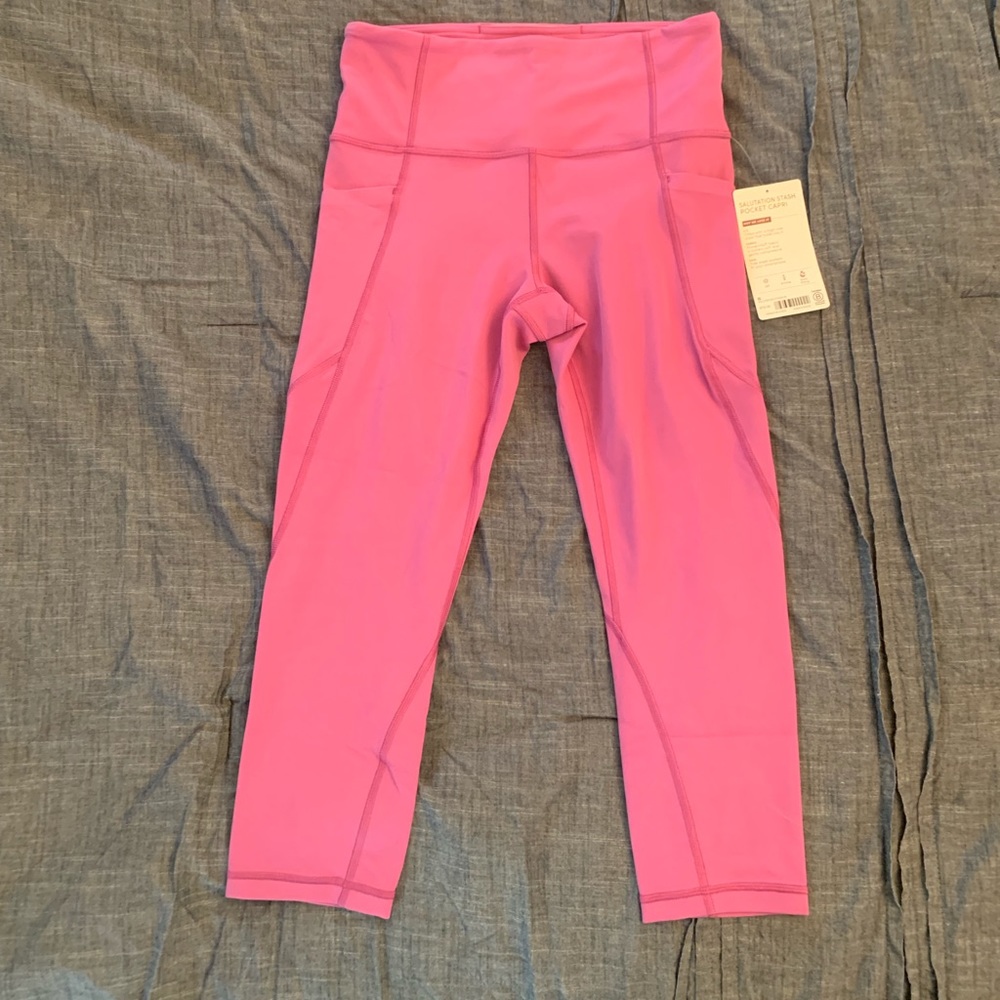 NWT Athleta Stash Pocket Salutation crops